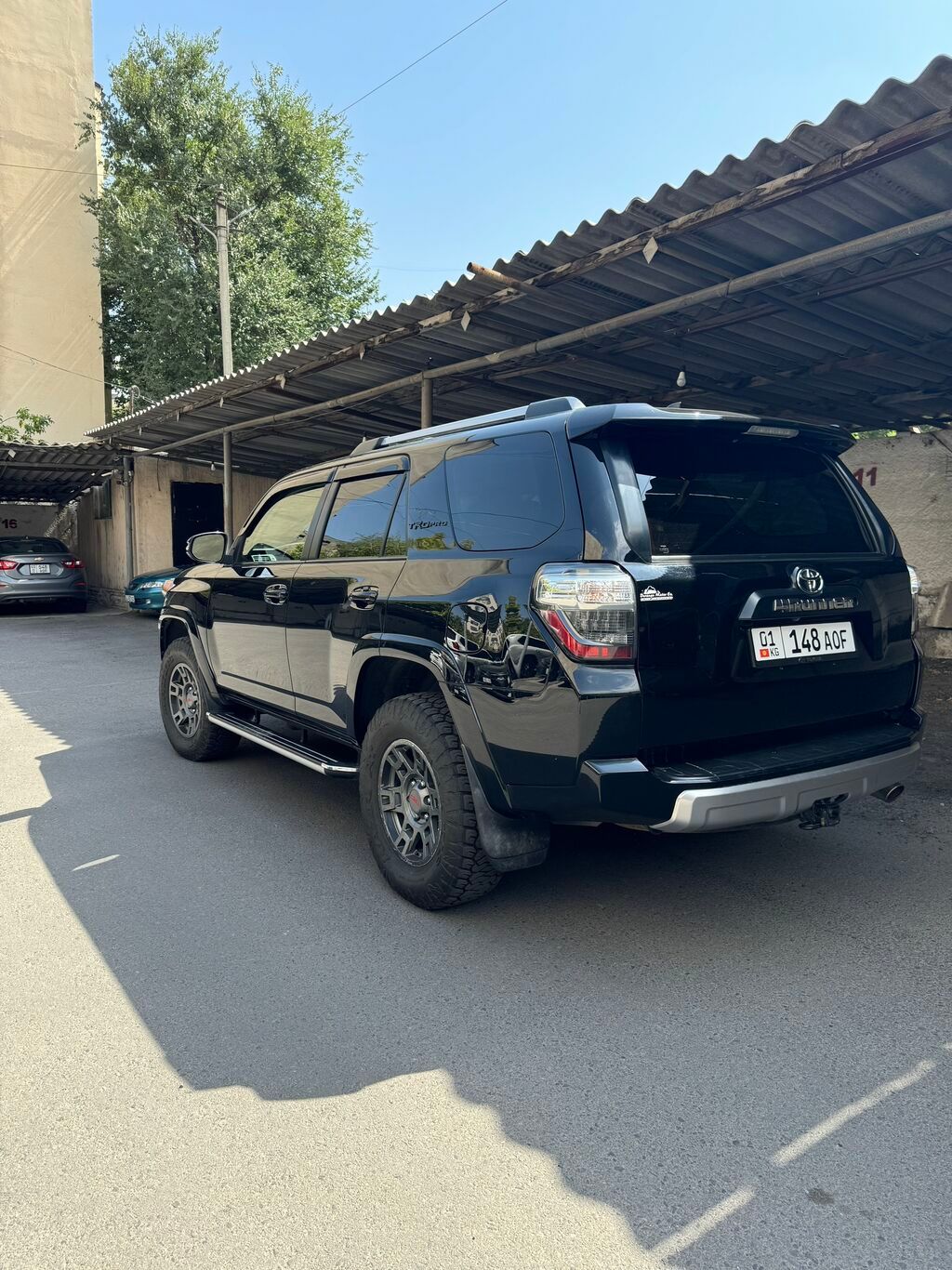 Toyota 4Runner: 2016 г., 4 л, Автомат, Бензин, Внедорожник: фото 6