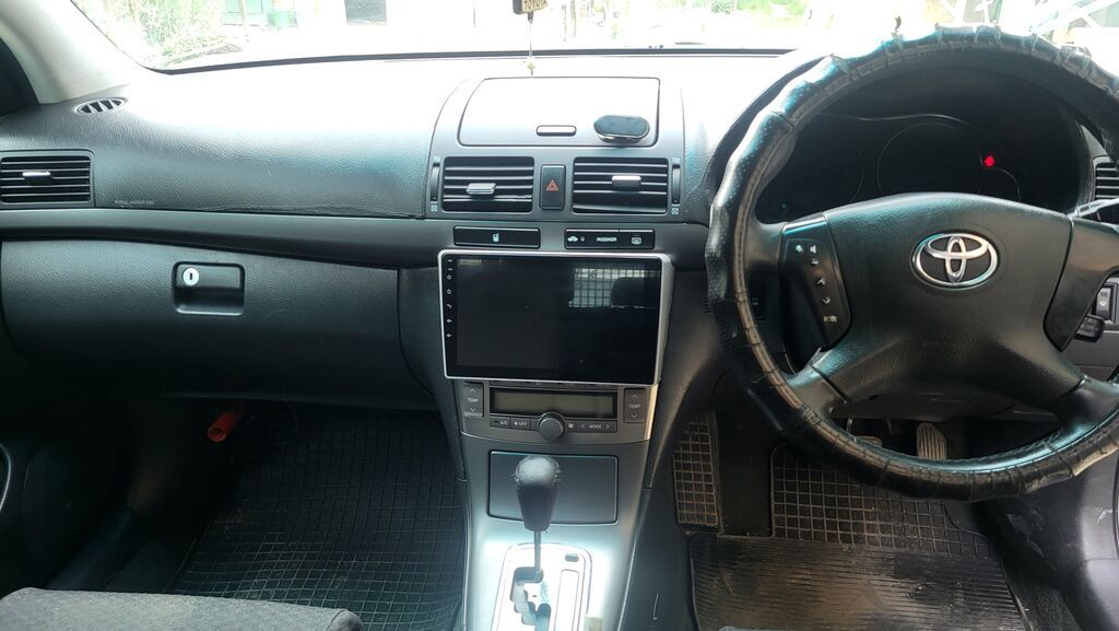 Toyota Avensis: 2004 г., 2 л, Автомат, Бензин, Универсал — фото 7