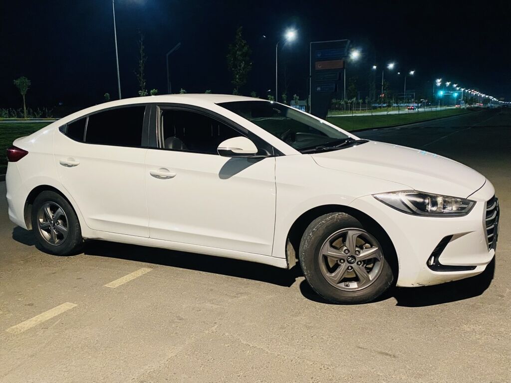 Hyundai Avante: 2018 г., 1.6 л, Автомат, Бензин, Седан: фото 2