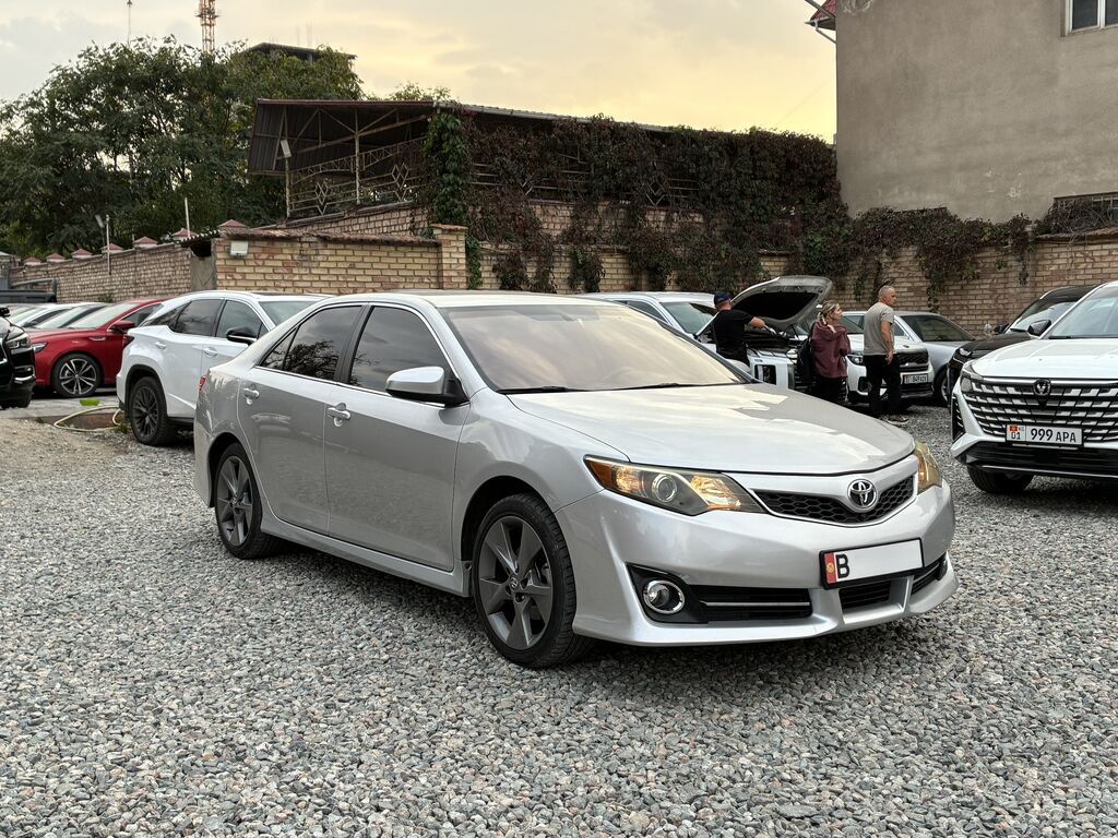 Toyota Camry: 2011 г., 3.5 л, Автомат, Бензин, Седан: фото 1