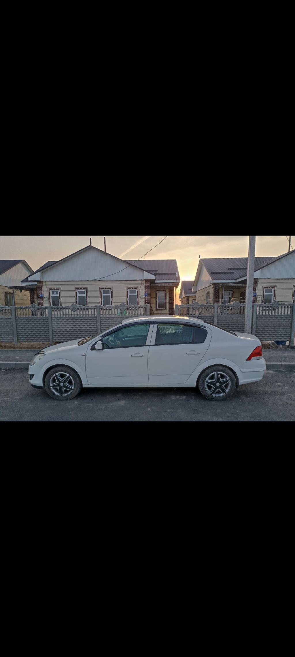 Opel Astra: 2011 г., 1.8 л, Автомат, Газ, Седан: фото 7