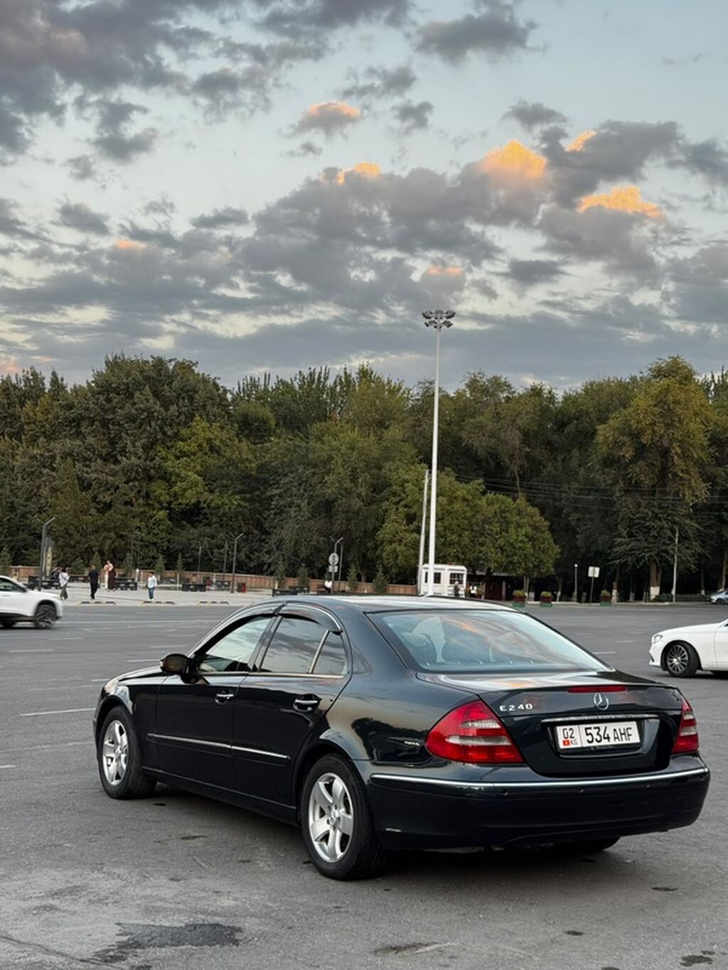 Mercedes-Benz E-Class: 2003 г., 2.6 л, Автомат, Бензин, Седан: фото 3