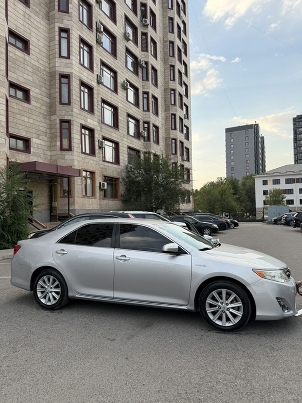 Toyota Camry: 2012 г., Гибрид, Седан: фото 3