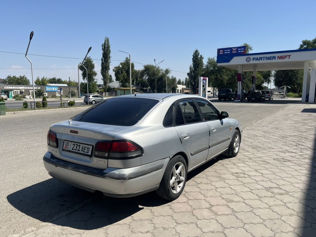 Mazda 626: 1997 г., Механика, Бензин, Хэтчбэк: фото 4