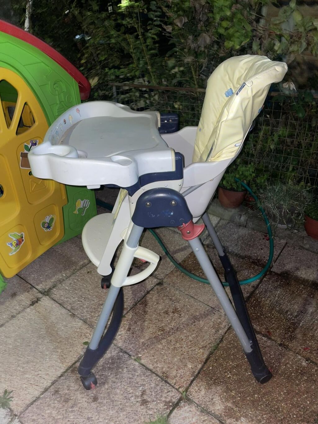 Hranilice: Giordani hranilica za bebe i malu decu - Stabilna konstrukcija sa