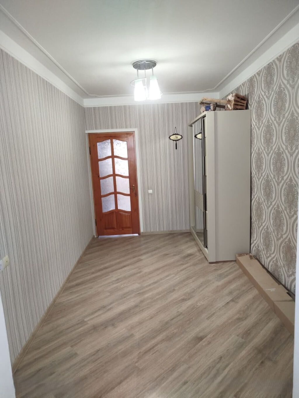 Bakı, 8-ci kilometr, 3 otaqlı, Köhnə tikili, m. Xalqlar Dostluğu, 90 kv. m