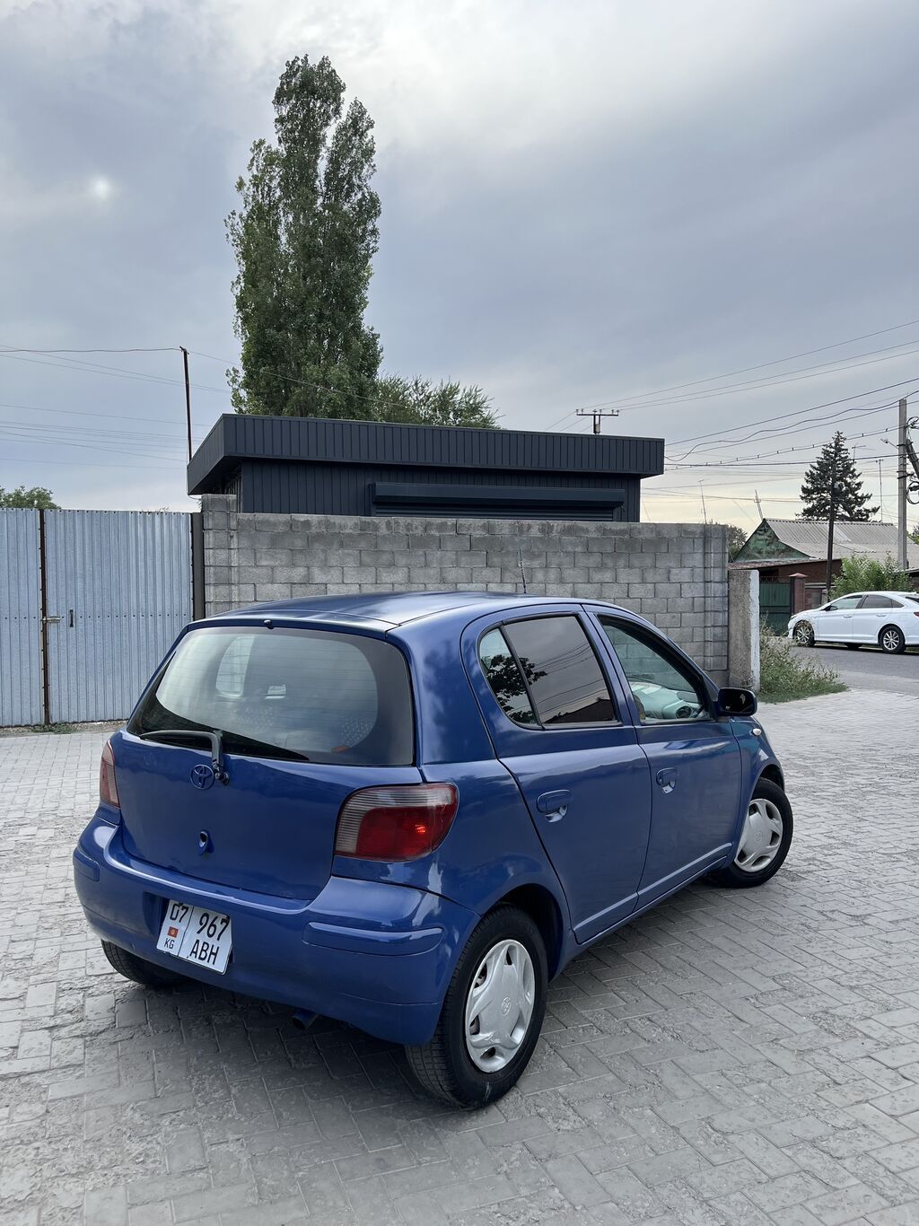 Toyota Vitz: 2000 г., 1.3 л, Автомат, Бензин, Хэтчбэк: фото 3