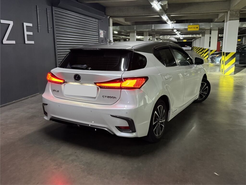 Lexus CT: 2018 г., 1.8 л, Вариатор, Гибрид, Хэтчбэк: фото 2