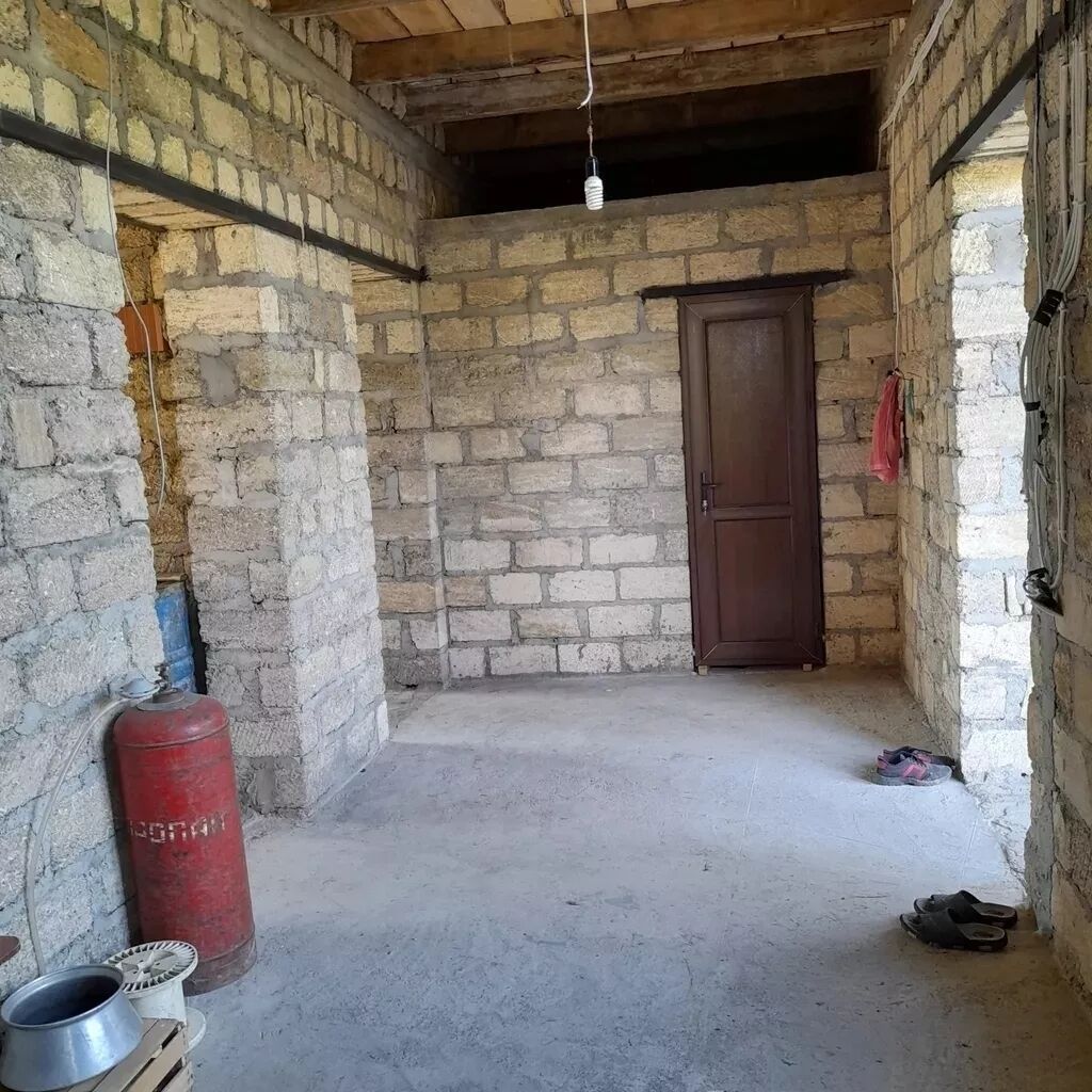 3 otaqlı, 130 kv. m, Kredit yoxdur, Təmirsiz