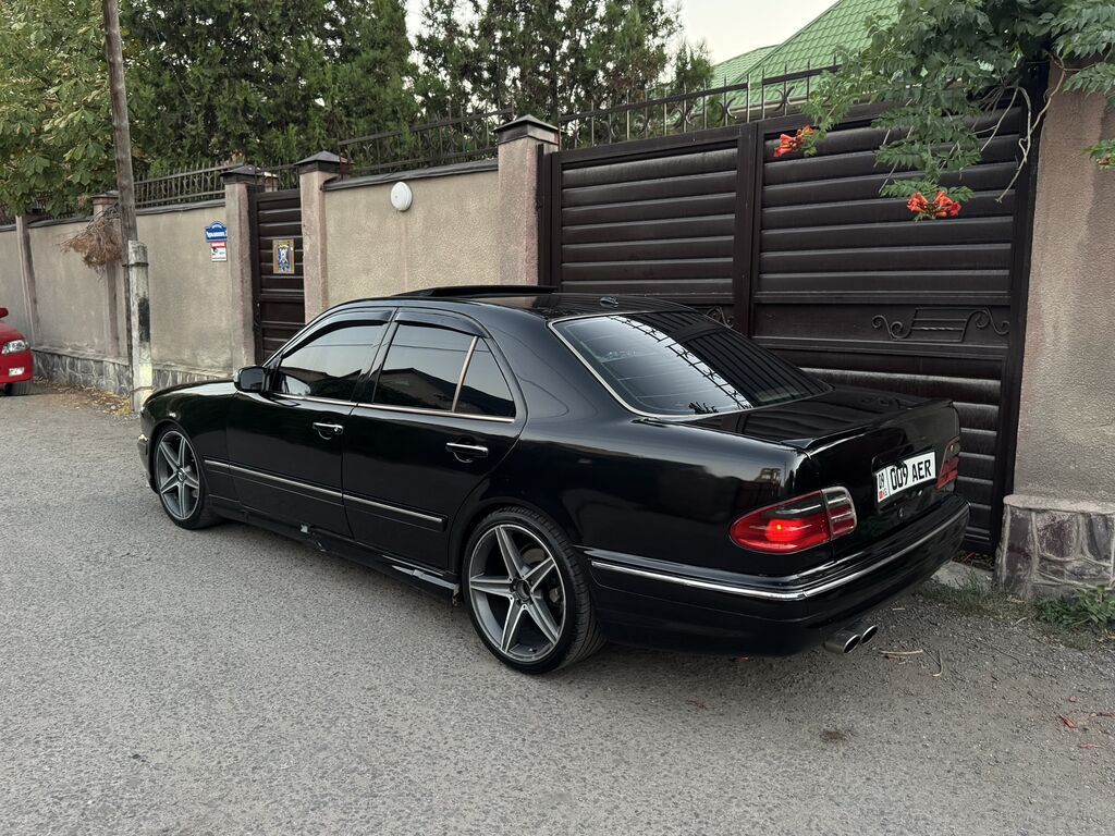 Mercedes-Benz E-Class: 2001 г., 4.3 л, Автомат, Бензин, Седан: фото 4