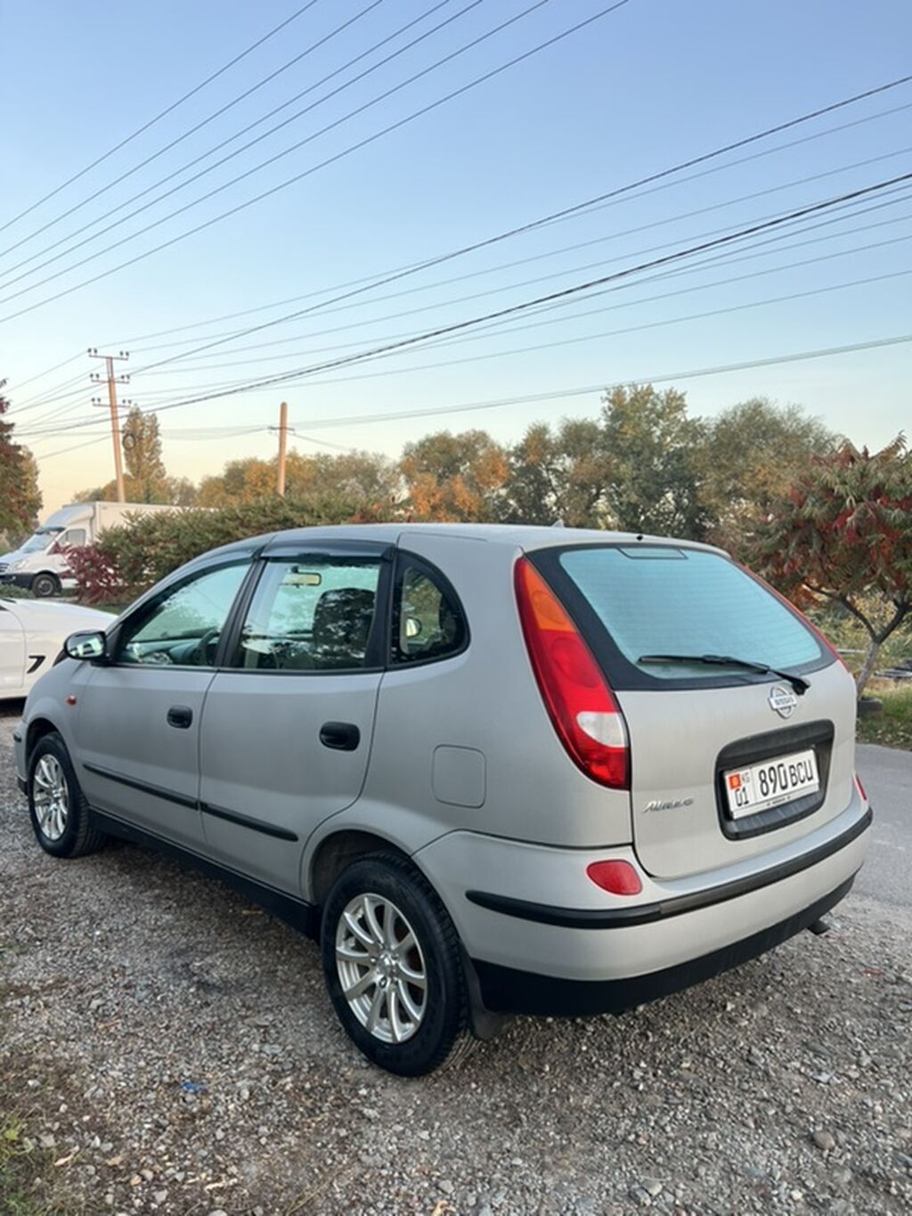 Nissan Almera Tino: 2000 г., 2 л, Вариатор, Бензин, Минивэн: фото 4