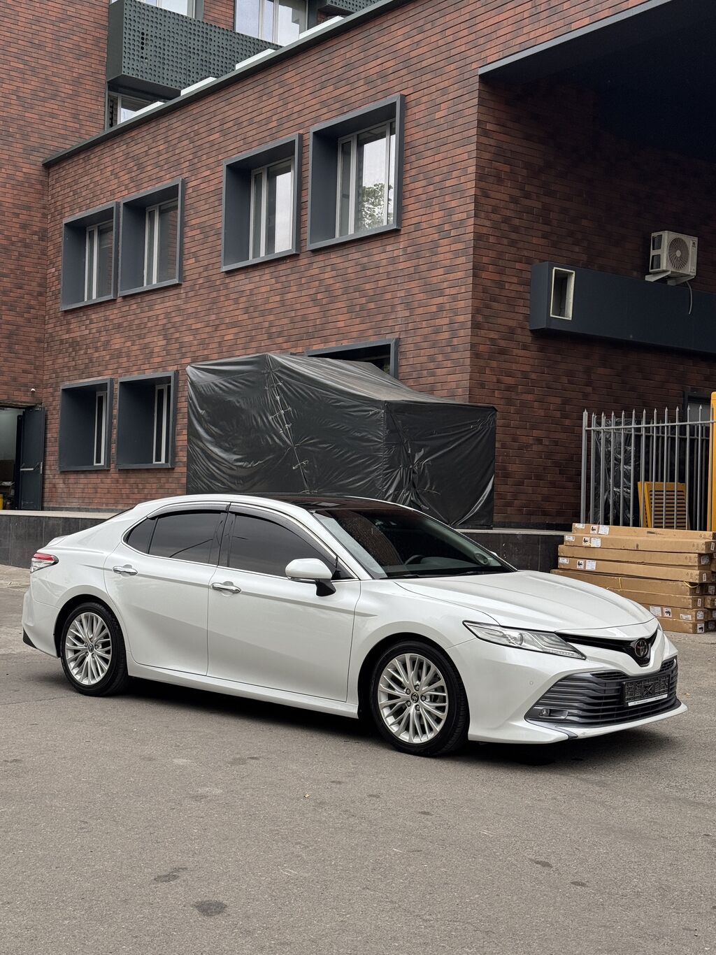 Toyota Camry: 2018 г., 2.5 л, Автомат, Бензин, Седан: фото 3