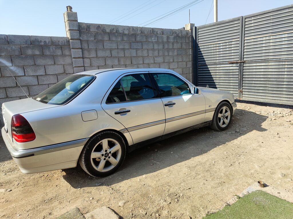 Mercedes-Benz C-Class: 1997 г., 2.2 л, Автомат, Газ, Седан: фото 1