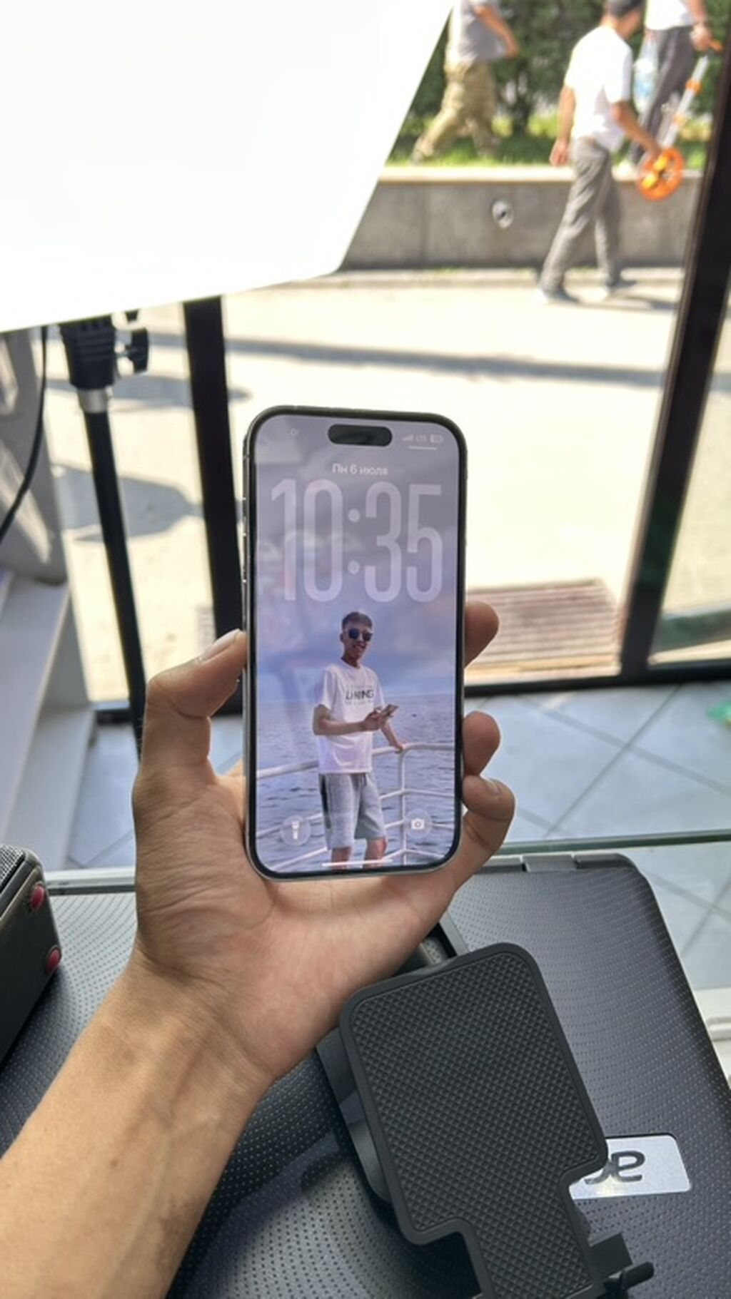 IPhone 14 Pro, Б/у, 128 ГБ, Серебристый, Защитное стекло, Чехол, 77 % — фото 4