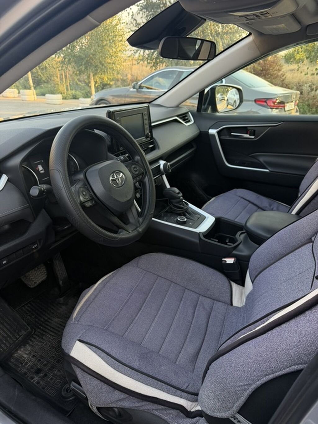 Toyota RAV4: 2022 г., 2.5 л, Автомат, Гибрид, Кроссовер: фото 5
