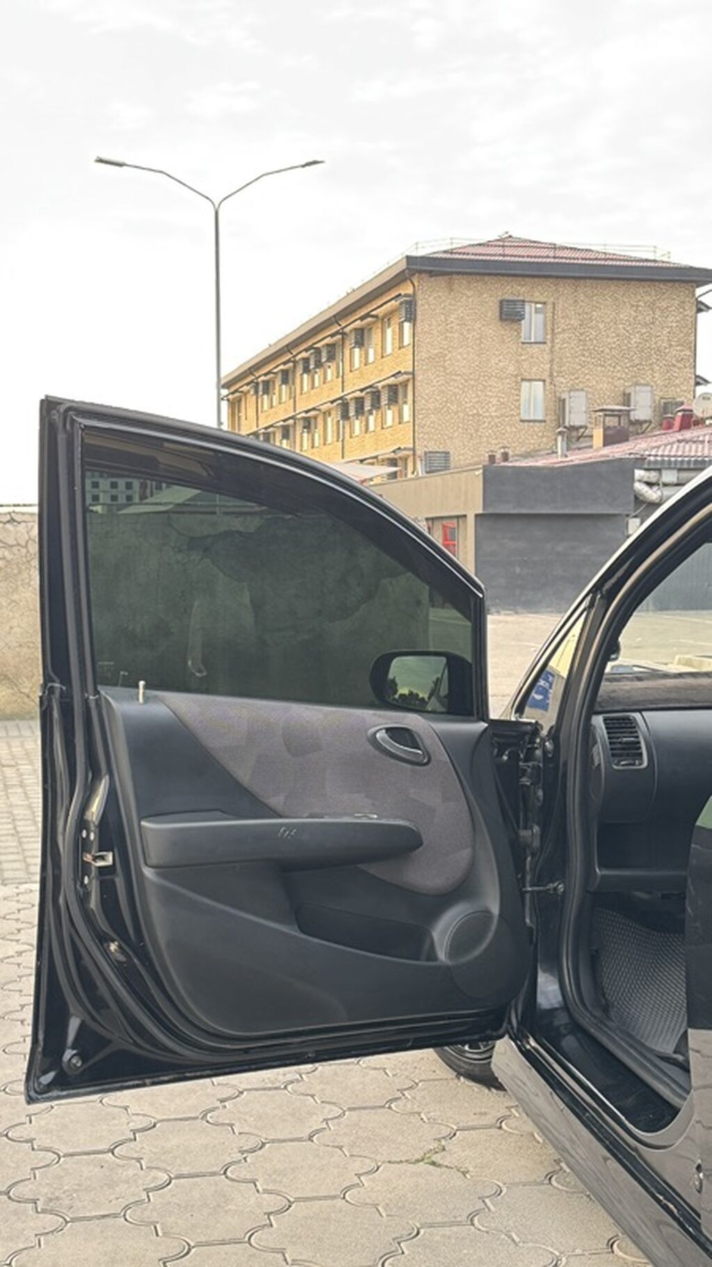 Honda Fit: 2002 г., 1.5 л, Вариатор, Бензин, Хэтчбэк: фото 8