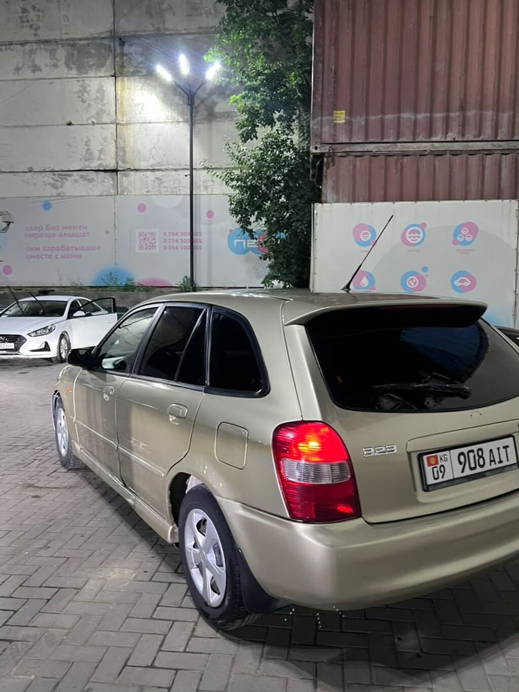 Mazda 323: 2003 г., 1.6 л, Автомат, Бензин, Хэтчбэк: фото 4