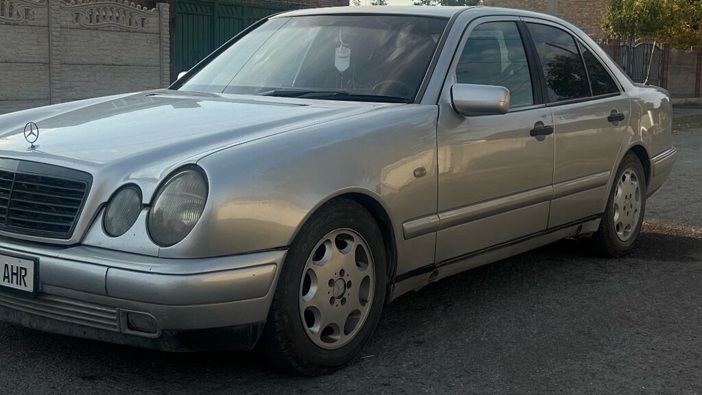 Mercedes-Benz E-Class: 1996 г., 3.2 л, Автомат, Бензин, Седан: фото 3