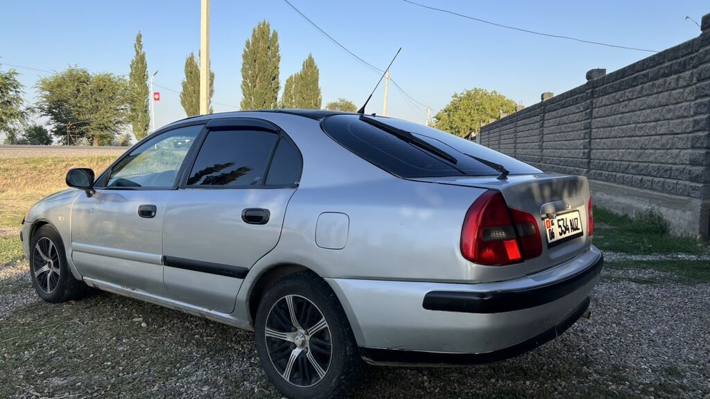 Mitsubishi Carisma: 2002 г., 1.6 л, Автомат, Бензин, Лифтбек: фото 4