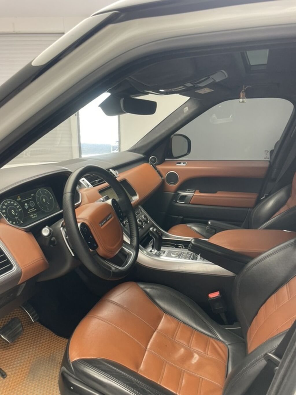Land Rover Range Rover Sport: 2018 г., 4.4 л, Автомат, Дизель, Внедорожник: фото 2