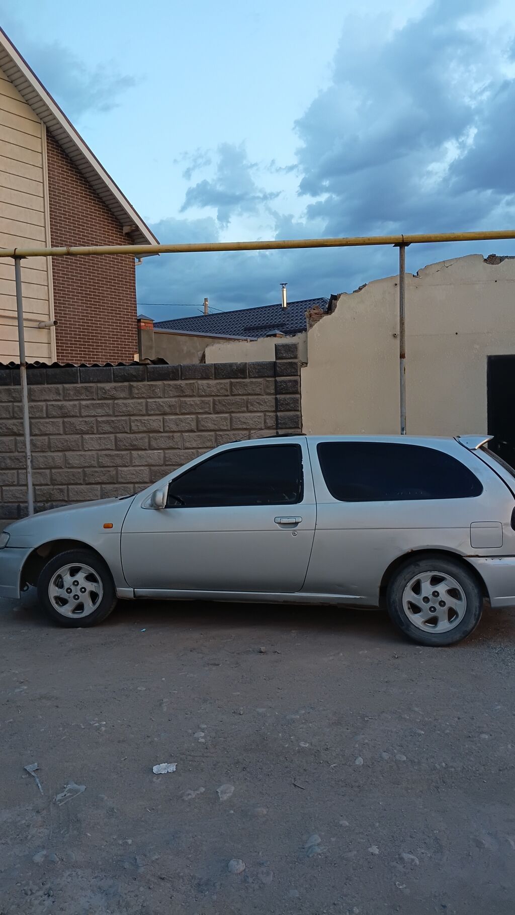Nissan Almera: 1995 г., 1.6 л, Механика, Бензин, Хэтчбэк — фото 5