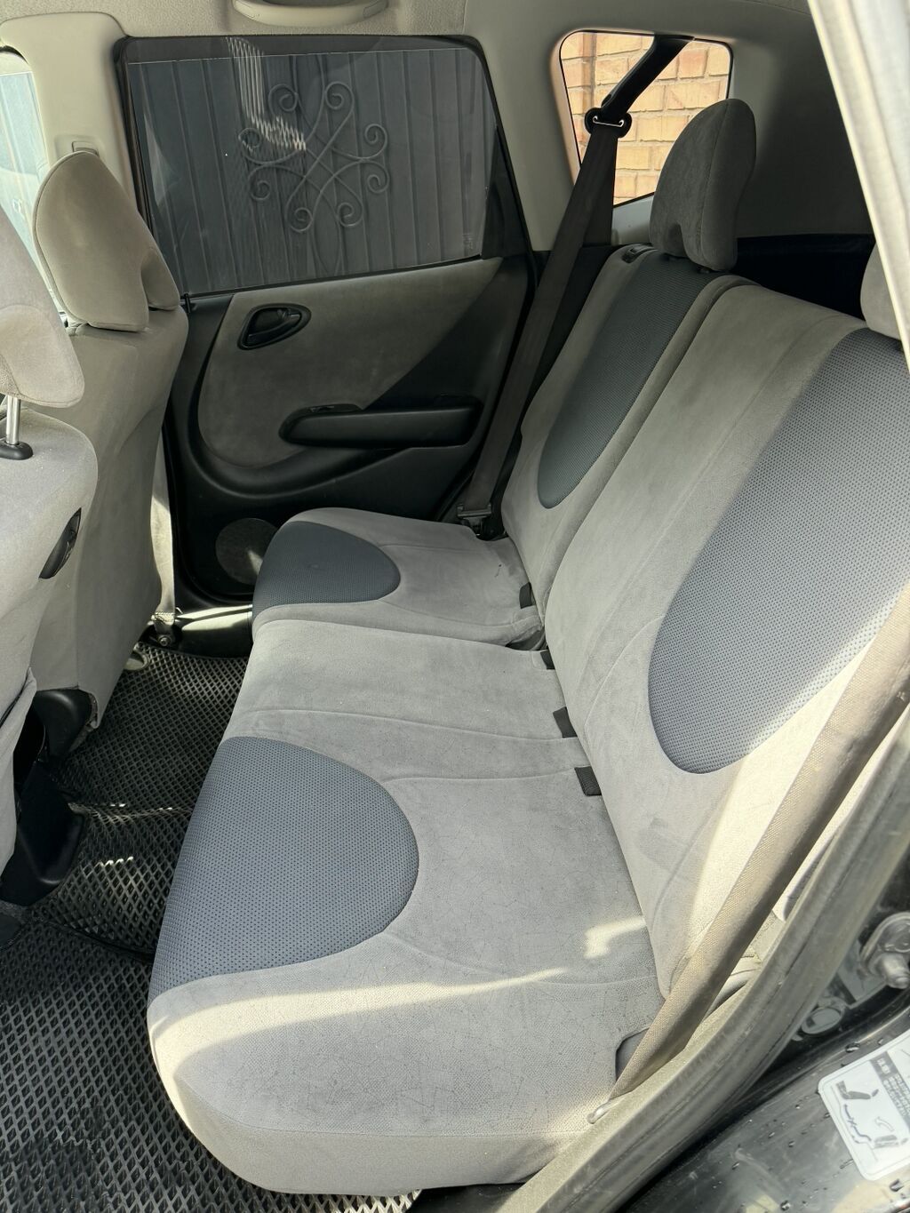 Honda Fit: 2005 г., 1.3 л, Автомат, Бензин, Хэтчбэк: фото 3