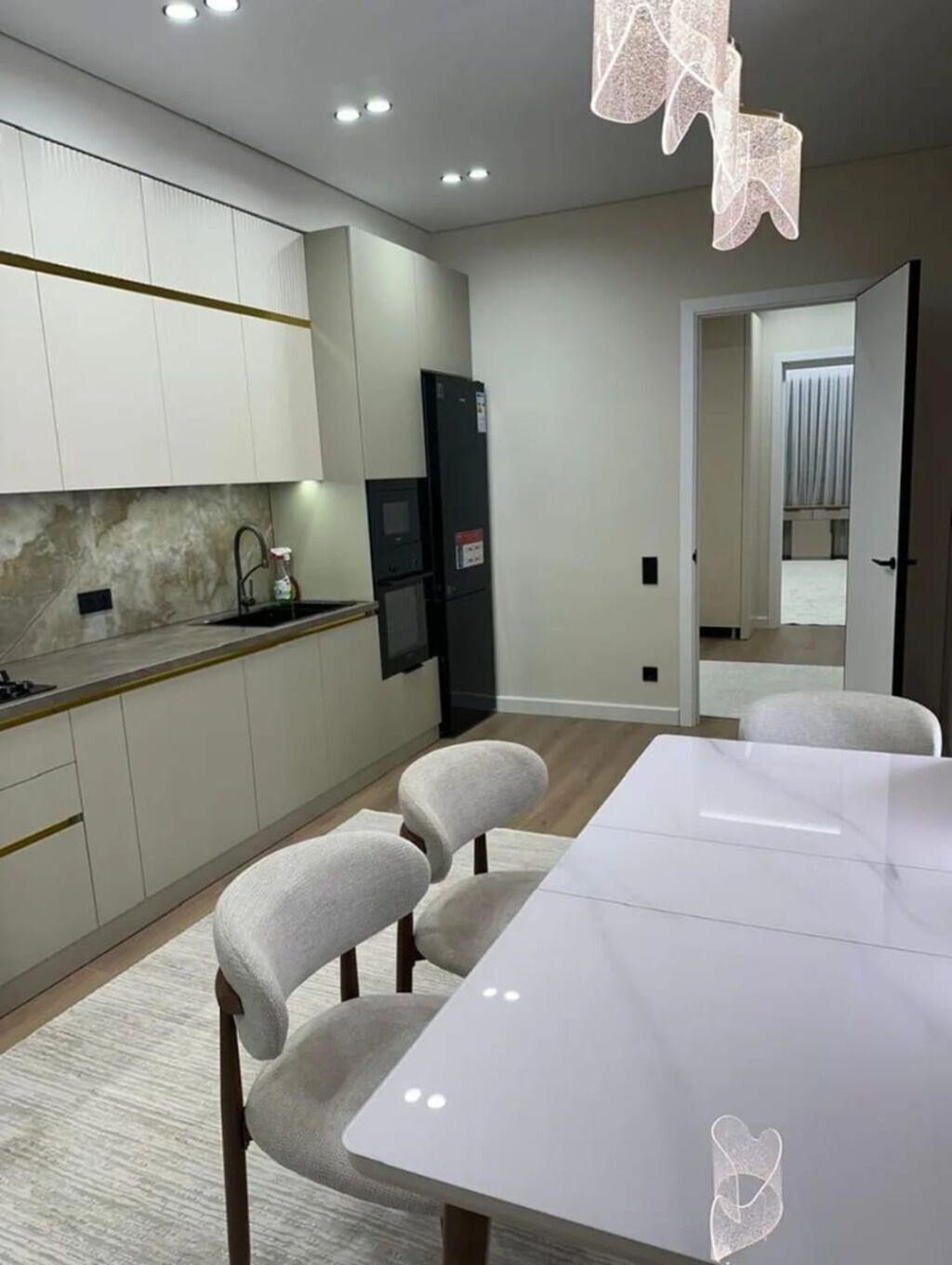 3 комнаты, 109 м², Элитка, 4 этаж, Дизайнерский ремонт — фото 3