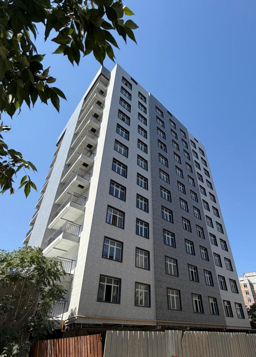2 комнаты, 70 м², Нижний Джал (Джал-23) Элитка, 2 этаж, ПСО (под самоотделку)
