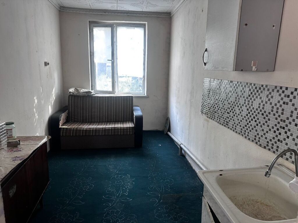 Сдаётся отдельный дом в Новопокровке. Адрес: ул. Курманжан Датка, 38: фото 3