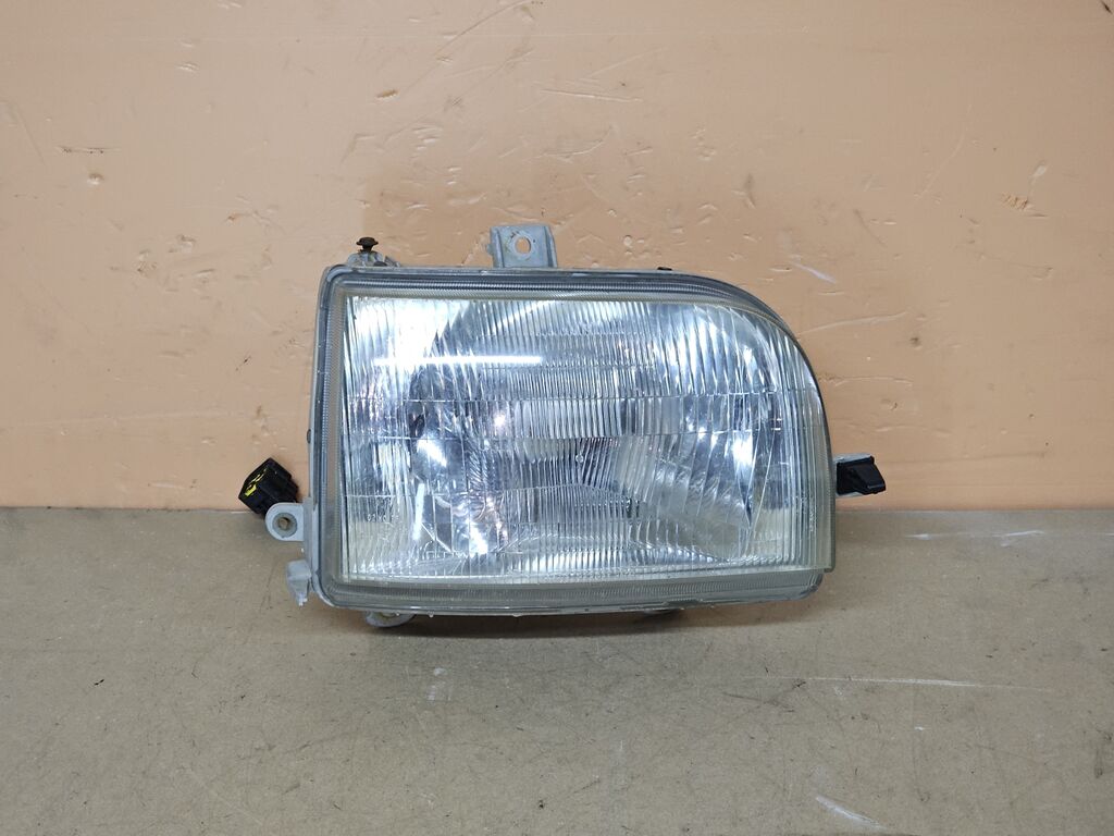 Передняя правая фара Daihatsu Move (95-1999г.в).: 3300 KGS Передние ...