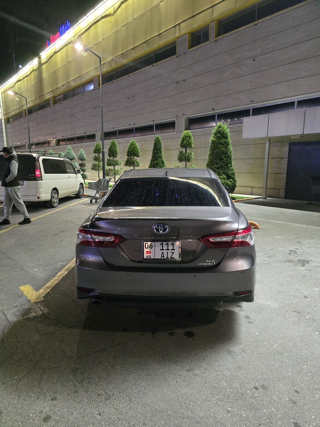 Toyota Camry: 2017 г., Гибрид, Седан: фото 3