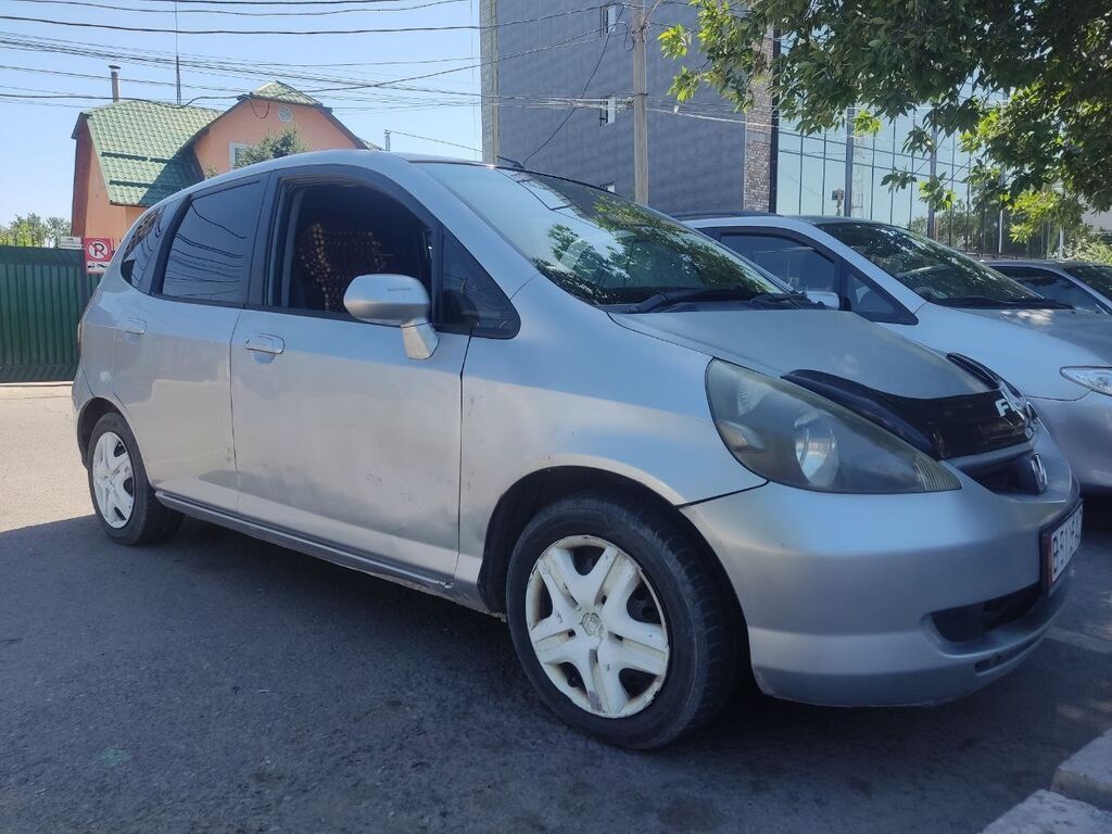 Honda Fit: 2003 г., 1.3 л, Вариатор, Бензин, Хэтчбэк: фото 2