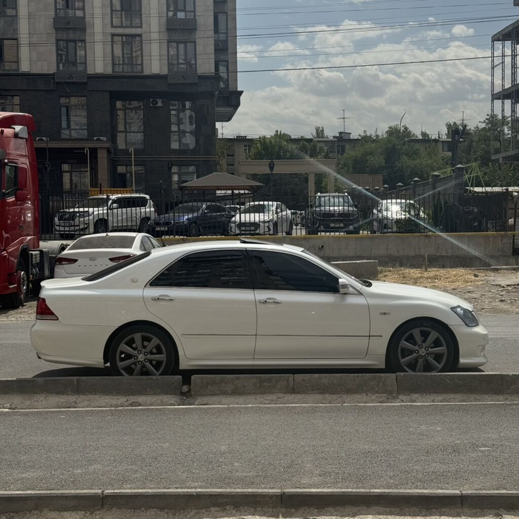 Toyota Crown: 2004 г., 3 л, Автомат, Бензин, Седан: фото 2