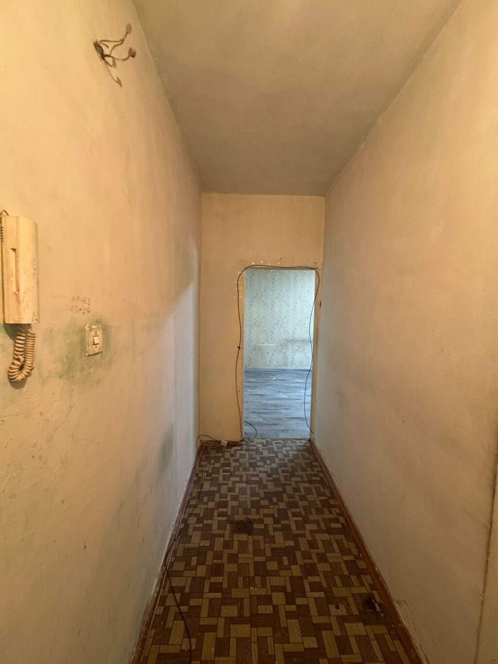 1 комната, 34 м², ТЦ Весна 105 серия, 1 этаж, Старый ремонт: фото 4
