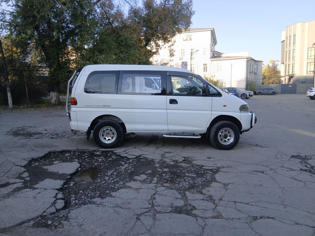 Mitsubishi Space Gear: 1996 г., 2.8 л, Автомат, Дизель, Минивэн: фото 6