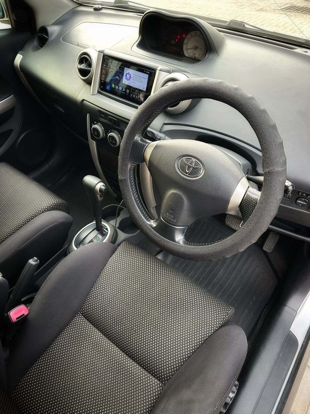 Продам Toyota Ist 2004 г., 1.5 л, автомат: фото 7