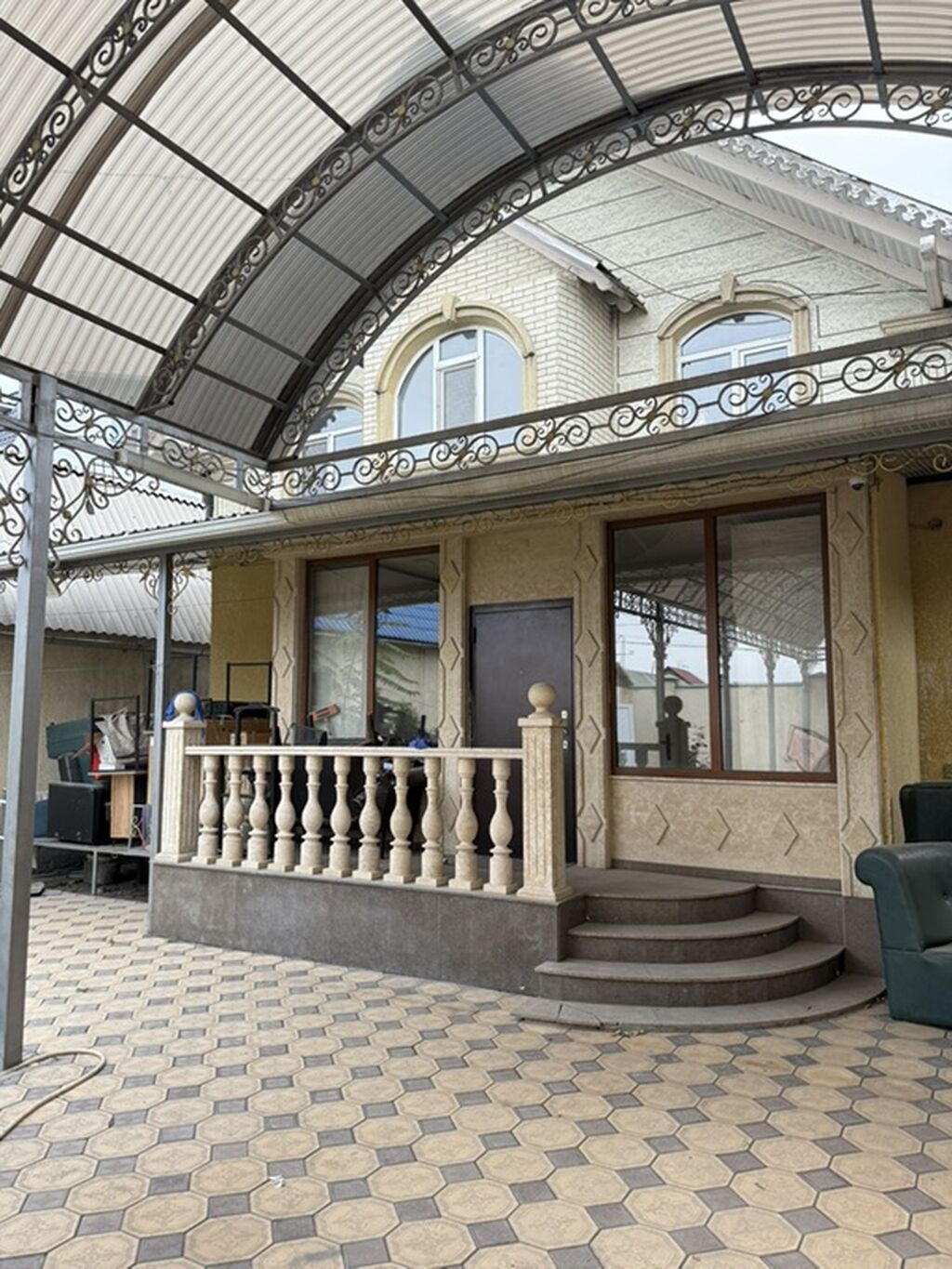 6 комнат, 200 м², 5 соток, Бишкек, Восток-5 мкр Собственник: фото 1