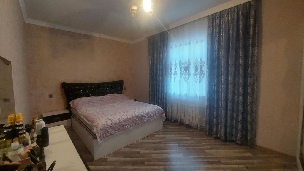 4 otaqlı, 100 kv. m, Kredit yoxdur, Orta təmir