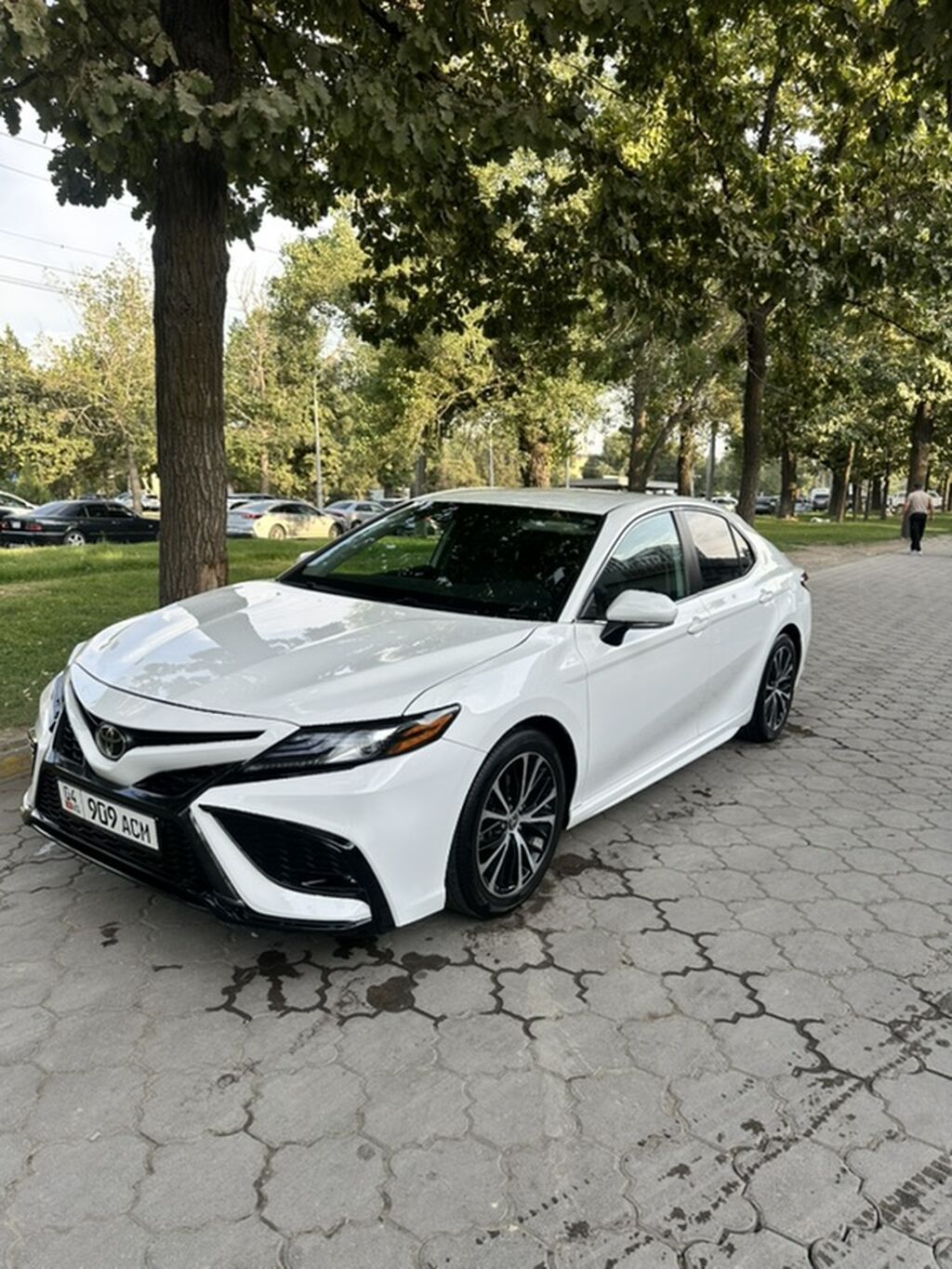 Toyota Camry: 2020 г., 2.5 л, Автомат, Бензин, Седан: фото 2