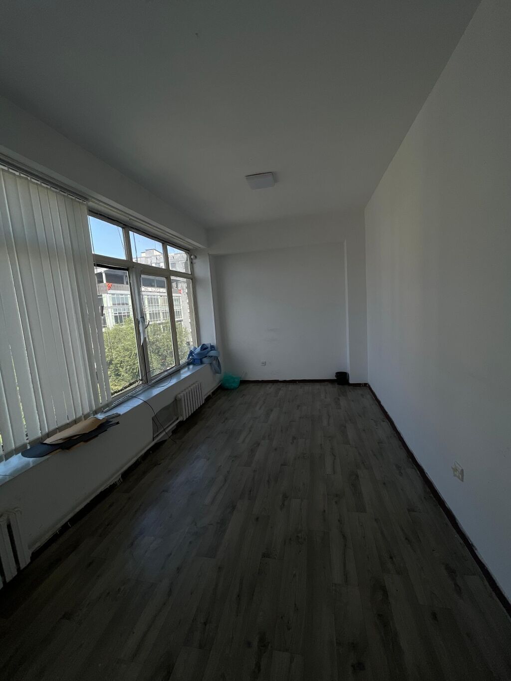 Сдается офисное помещение 16 м² на 4-том этаже. По адресу ул