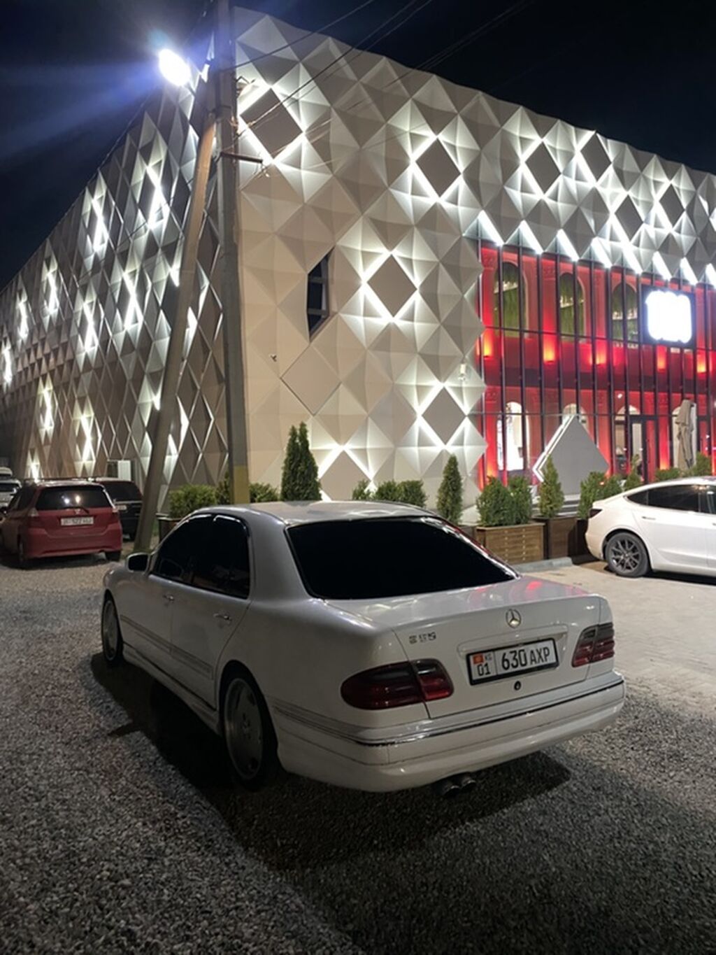 Mercedes-Benz E-Class: 1999 г., 3.2 л, Автомат, Бензин, Седан: фото 3