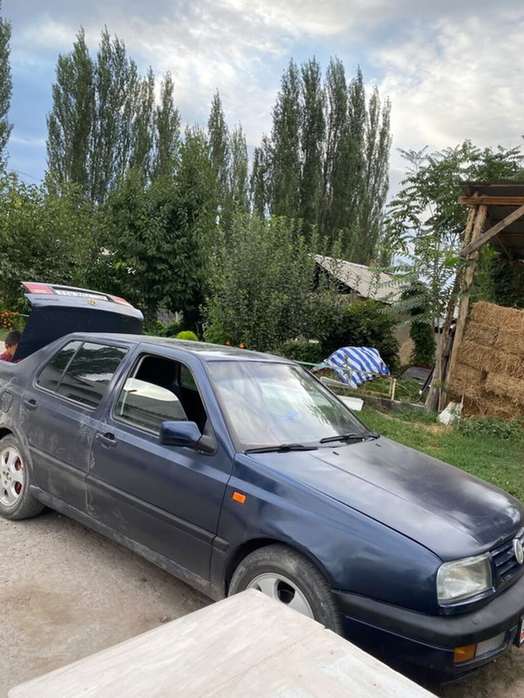 Volkswagen Vento: 1992 г., 1.8 л, Механика, Бензин, Седан: фото 4