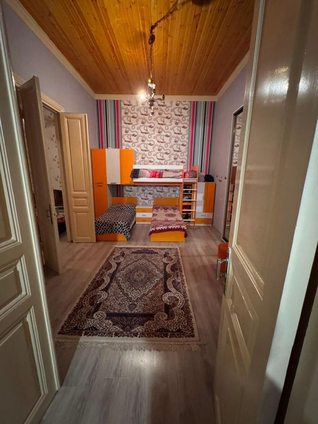 Bakı, 3 otaqlı, Köhnə tikili, m. Sahil, 100 kv. m