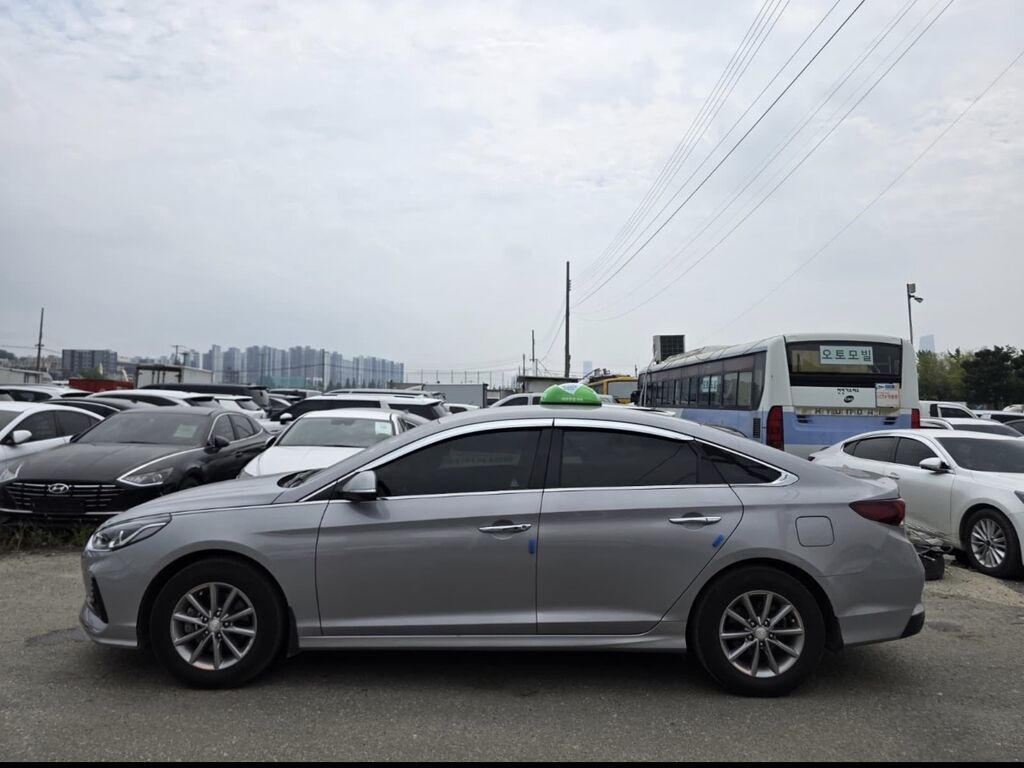 Hyundai Sonata: 2023 г., 2 л, Автомат, Газ, Седан: фото 4