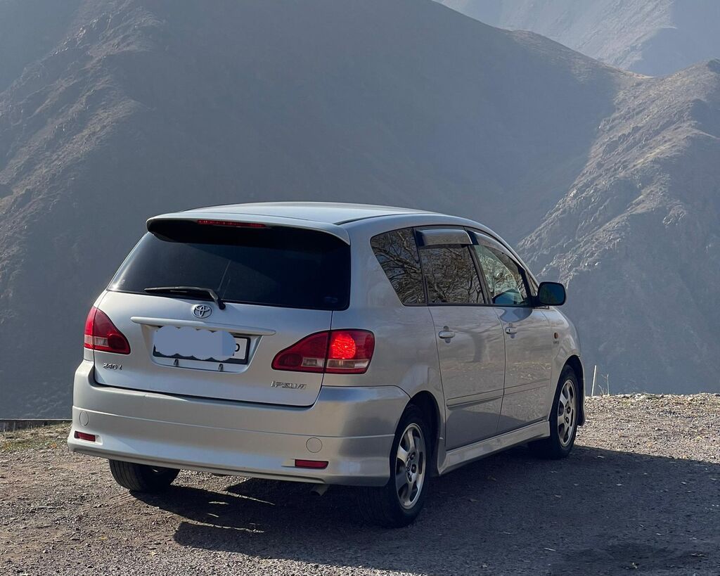 Toyota Ipsum: 2003 г., 2.4 л, Автомат, Газ, Минивэн: фото 4