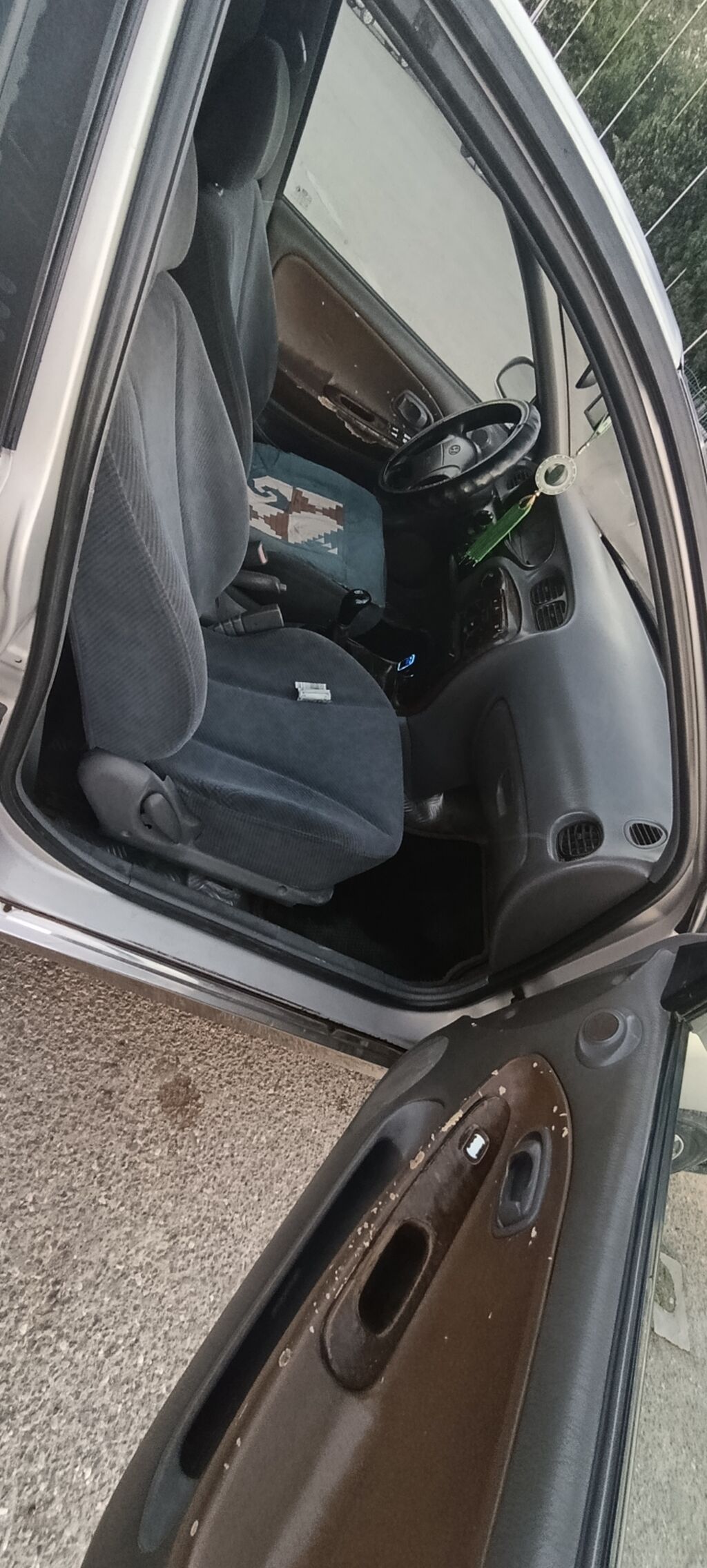 Hyundai Avante: 1999 г., 1.6 л, Механика, Бензин, Седан: фото 7
