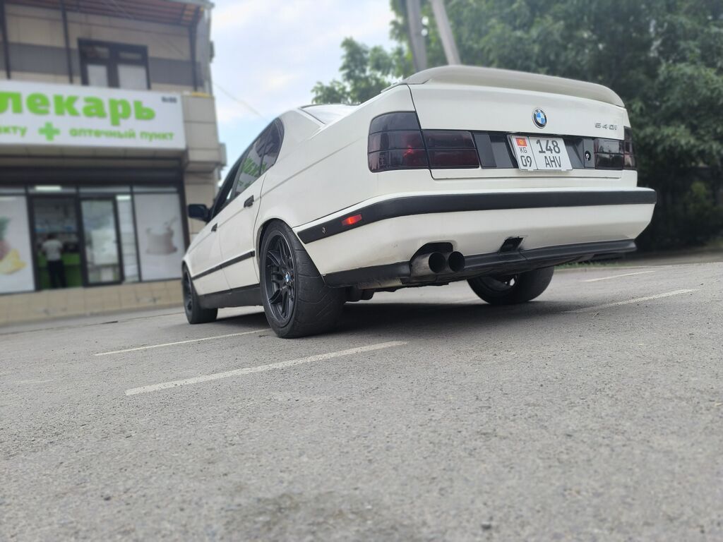 BMW 5 series: 1993 г., 4.4 л, Механика, Бензин, Седан: фото 4