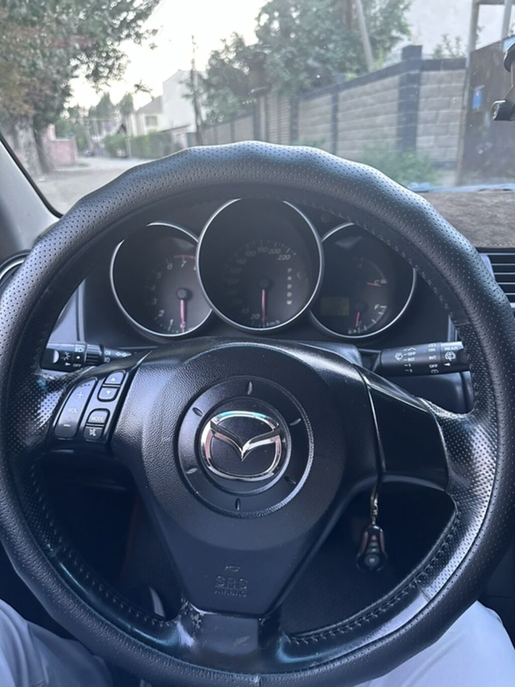 Mazda 3: 2004 г., 1.6 л, Автомат, Бензин, Хэтчбэк: фото 6