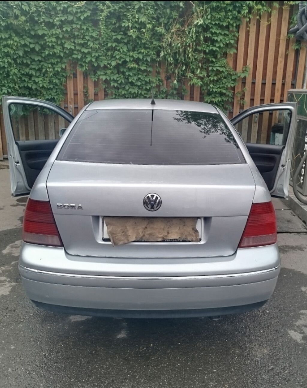 Volkswagen Bora: 2003 г., 1.6 л, Автомат, Бензин, Седан: фото 4
