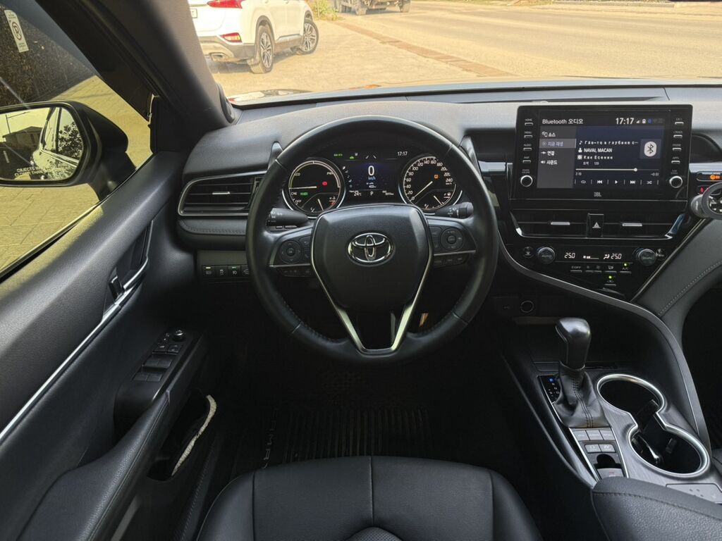 Toyota Camry: 2022 г., 2.5 л, Автомат, Гибрид, Седан: фото 6
